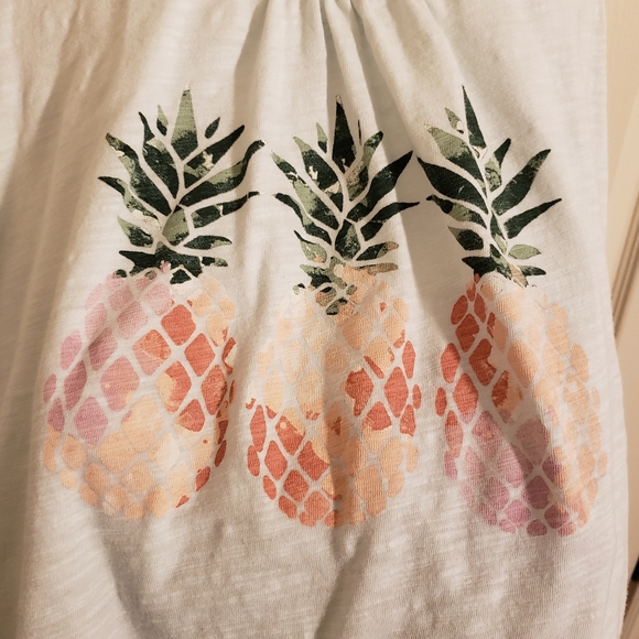 2/$20 Reitmans Tank Top Pineapple Print Size Large - Picture 9 of 16